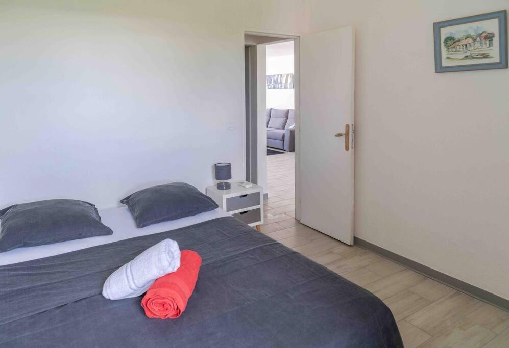 Blue Lagoon Appart En Residence Acces Plage Ле Госие Екстериор снимка